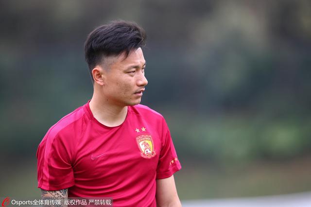 他说连最小的沙石也有生命。